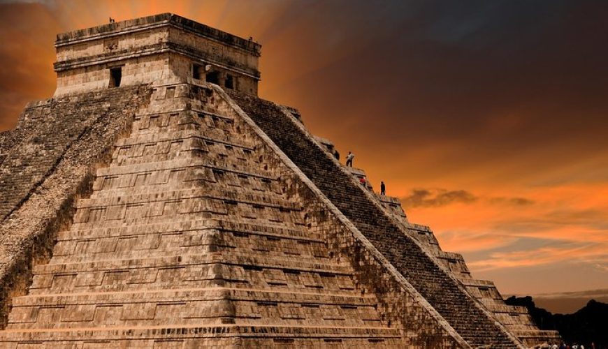Tour Chichén Itzá desde Cancún: Comparativa Económico vs. Deluxe ¿Cuál Elegir?